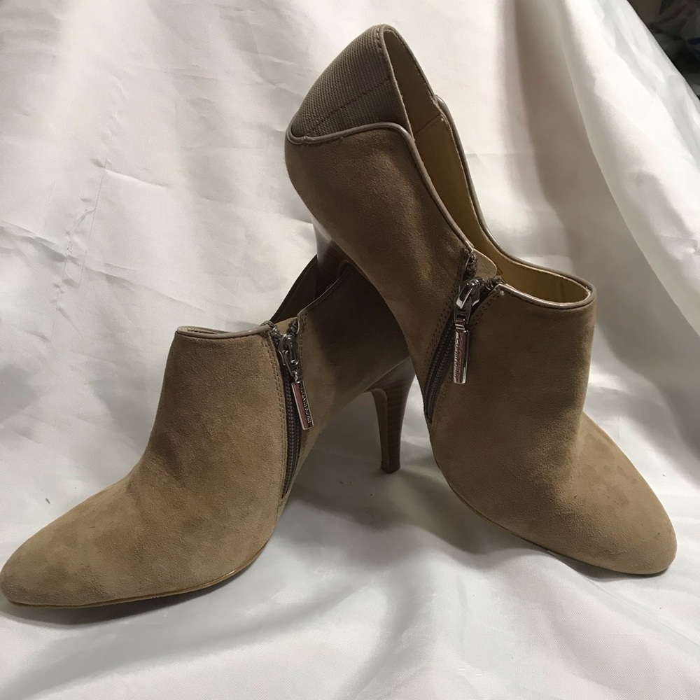 Calvin Klein Leather Bootie Kitten Heels 9.5